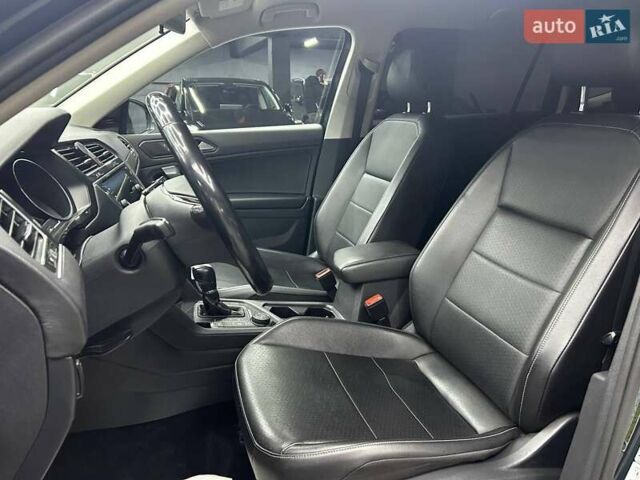 Зелений Фольксваген Тігуан, об'ємом двигуна 2 л та пробігом 96 тис. км за 19000 $, фото 6 на Automoto.ua