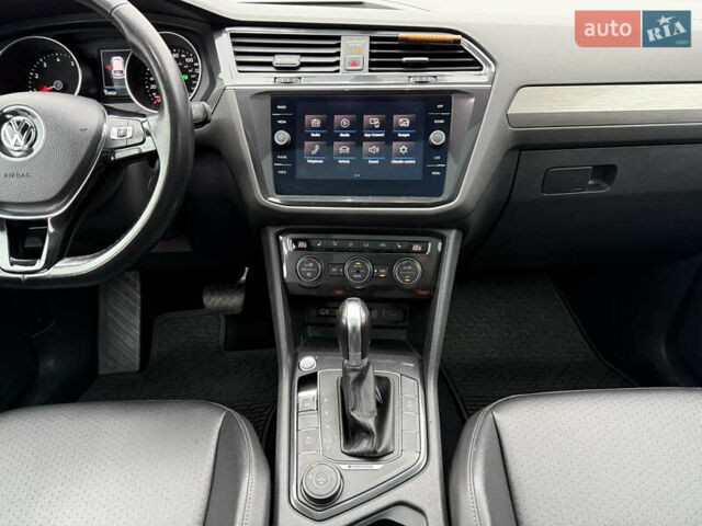 Зеленый Фольксваген Тигуан, объемом двигателя 1.98 л и пробегом 170 тыс. км за 18499 $, фото 16 на Automoto.ua