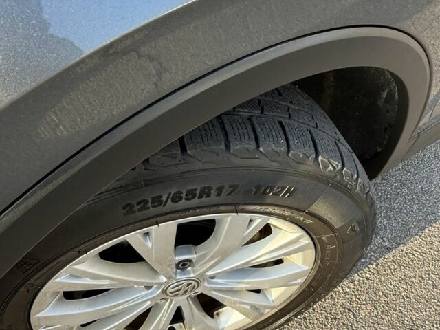 Зеленый Фольксваген Тигуан, объемом двигателя 0 л и пробегом 240 тыс. км за 14999 $, фото 6 на Automoto.ua