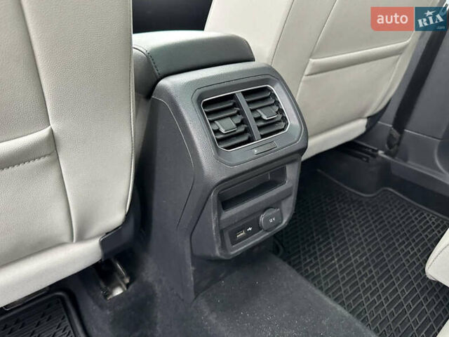 Зелений Фольксваген Тігуан, об'ємом двигуна 1.98 л та пробігом 102 тис. км за 20000 $, фото 57 на Automoto.ua