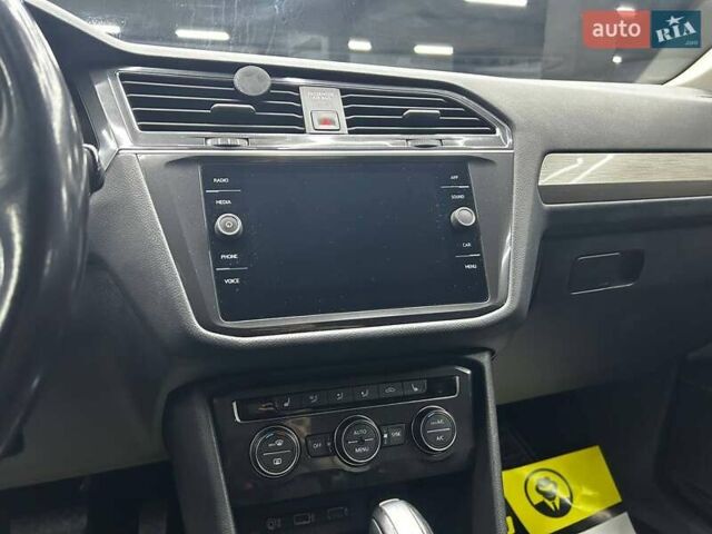 Зелений Фольксваген Тігуан, об'ємом двигуна 2 л та пробігом 96 тис. км за 19000 $, фото 10 на Automoto.ua