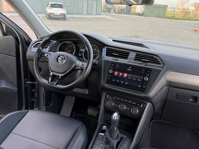 Зеленый Фольксваген Тигуан, объемом двигателя 0 л и пробегом 240 тыс. км за 14999 $, фото 11 на Automoto.ua