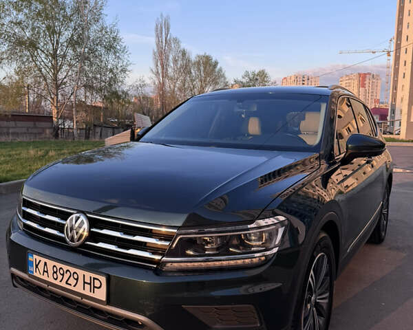 Зелений Фольксваген Тігуан, об'ємом двигуна 1.98 л та пробігом 102 тис. км за 20000 $, фото 39 на Automoto.ua
