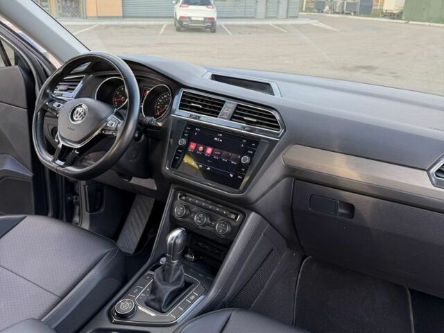 Зеленый Фольксваген Тигуан, объемом двигателя 0 л и пробегом 240 тыс. км за 14999 $, фото 17 на Automoto.ua