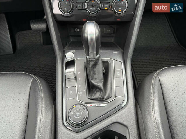 Зеленый Фольксваген Тигуан, объемом двигателя 1.98 л и пробегом 170 тыс. км за 18499 $, фото 17 на Automoto.ua