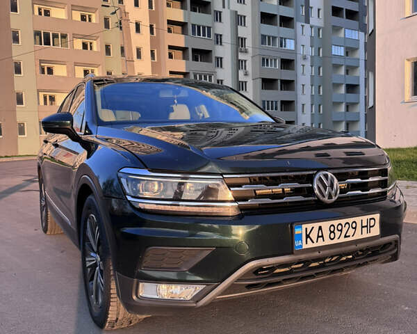 Зелений Фольксваген Тігуан, об'ємом двигуна 1.98 л та пробігом 102 тис. км за 20000 $, фото 2 на Automoto.ua