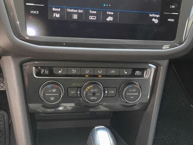 Зеленый Фольксваген Тигуан, объемом двигателя 2 л и пробегом 124 тыс. км за 21200 $, фото 6 на Automoto.ua