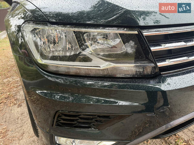 Зелений Фольксваген Тігуан, об'ємом двигуна 2 л та пробігом 170 тис. км за 19900 $, фото 18 на Automoto.ua