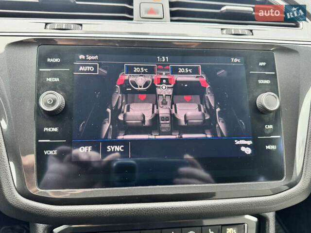 Зелений Фольксваген Тігуан, об'ємом двигуна 1.98 л та пробігом 80 тис. км за 21700 $, фото 54 на Automoto.ua