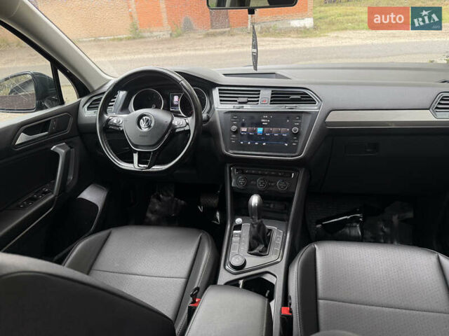 Зелений Фольксваген Тігуан, об'ємом двигуна 2 л та пробігом 170 тис. км за 19900 $, фото 20 на Automoto.ua