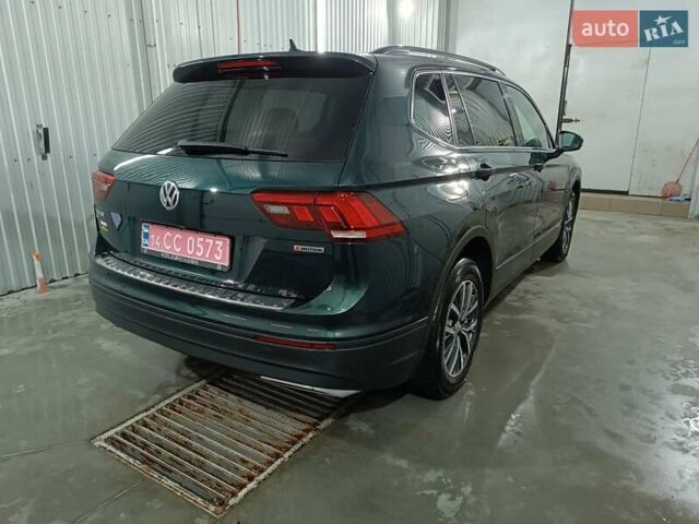 Зеленый Фольксваген Тигуан, объемом двигателя 1.98 л и пробегом 174 тыс. км за 21999 $, фото 3 на Automoto.ua