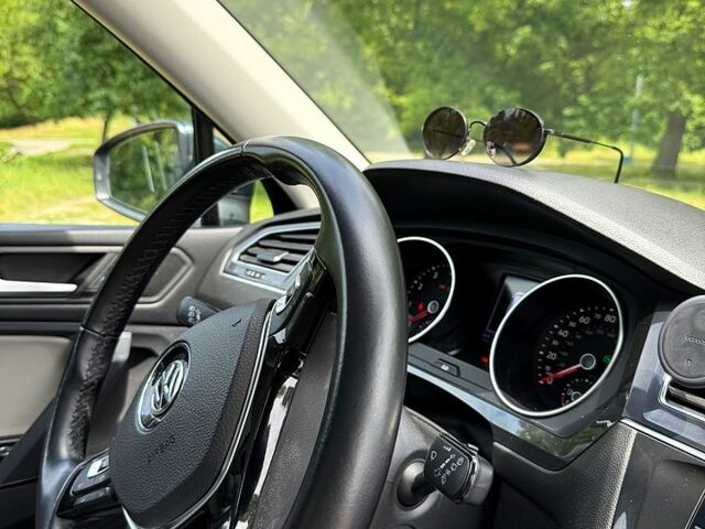 Зеленый Фольксваген Тигуан, объемом двигателя 2 л и пробегом 96 тыс. км за 21300 $, фото 4 на Automoto.ua