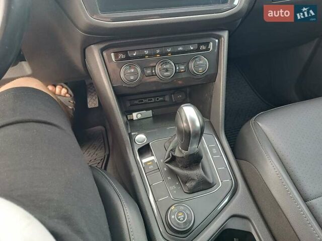 Зеленый Фольксваген Тигуан, объемом двигателя 1.98 л и пробегом 174 тыс. км за 21999 $, фото 14 на Automoto.ua