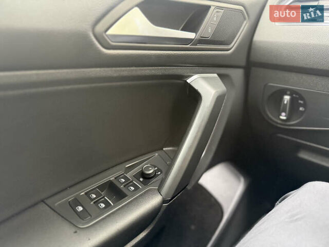 Зелений Фольксваген Тігуан, об'ємом двигуна 2 л та пробігом 170 тис. км за 19900 $, фото 29 на Automoto.ua