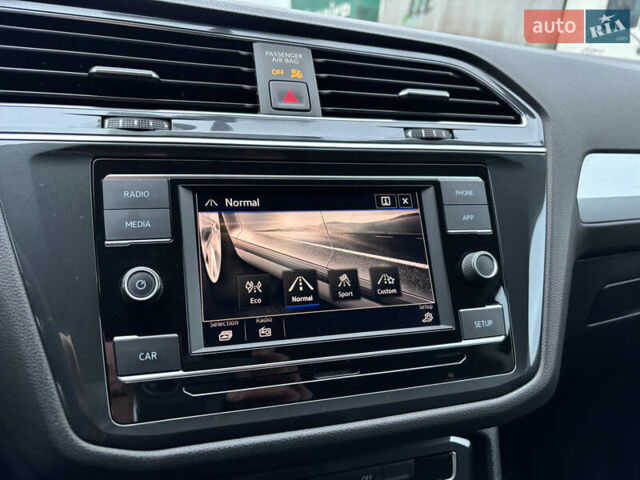 Зелений Фольксваген Тігуан, об'ємом двигуна 2 л та пробігом 160 тис. км за 16700 $, фото 12 на Automoto.ua