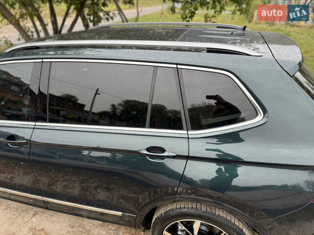 Зелений Фольксваген Тігуан, об'ємом двигуна 2 л та пробігом 170 тис. км за 19900 $, фото 2 на Automoto.ua