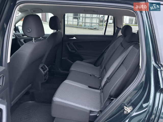 Зелений Фольксваген Тігуан, об'ємом двигуна 2 л та пробігом 160 тис. км за 16700 $, фото 16 на Automoto.ua