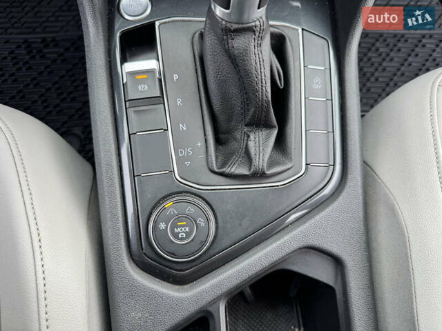 Зелений Фольксваген Тігуан, об'ємом двигуна 1.98 л та пробігом 80 тис. км за 21700 $, фото 41 на Automoto.ua