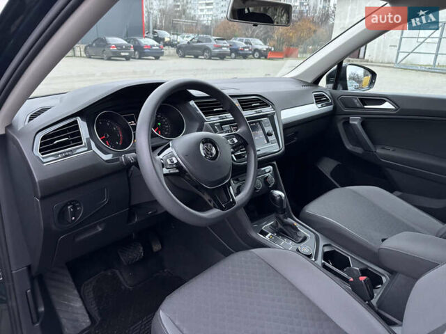 Зелений Фольксваген Тігуан, об'ємом двигуна 2 л та пробігом 160 тис. км за 16700 $, фото 6 на Automoto.ua