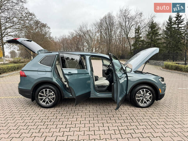 Зелений Фольксваген Тігуан, об'ємом двигуна 1.98 л та пробігом 80 тис. км за 21700 $, фото 16 на Automoto.ua