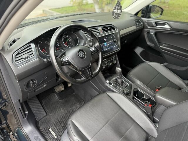 Зелений Фольксваген Тігуан, об'ємом двигуна 2 л та пробігом 106 тис. км за 19900 $, фото 3 на Automoto.ua