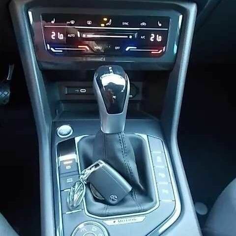 Зеленый Фольксваген Тигуан, объемом двигателя 2 л и пробегом 54 тыс. км за 11200 $, фото 10 на Automoto.ua