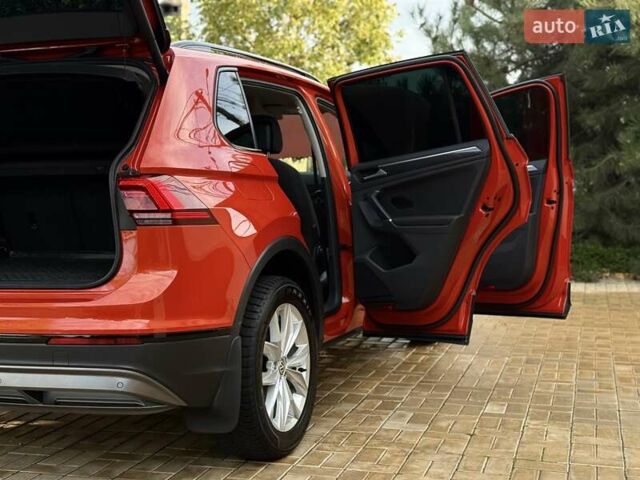 Оранжевый Фольксваген Тигуан, объемом двигателя 1.98 л и пробегом 161 тыс. км за 23900 $, фото 54 на Automoto.ua