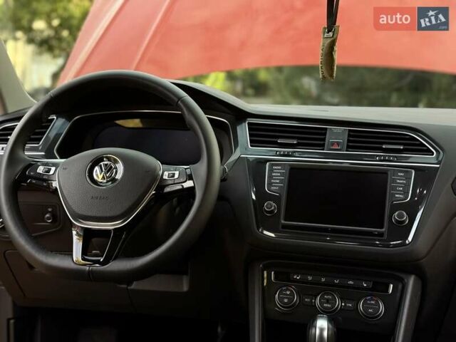 Оранжевый Фольксваген Тигуан, объемом двигателя 1.98 л и пробегом 161 тыс. км за 23900 $, фото 62 на Automoto.ua