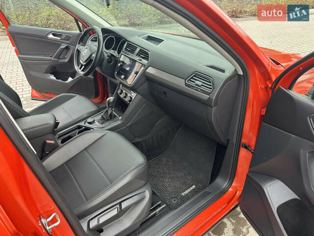 Оранжевый Фольксваген Тигуан, объемом двигателя 2 л и пробегом 143 тыс. км за 16700 $, фото 26 на Automoto.ua