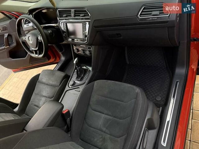 Оранжевый Фольксваген Тигуан, объемом двигателя 1.98 л и пробегом 161 тыс. км за 23900 $, фото 66 на Automoto.ua