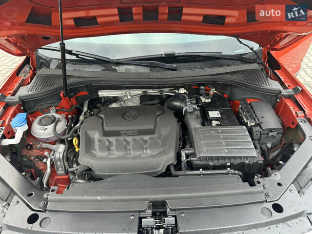 Оранжевый Фольксваген Тигуан, объемом двигателя 2 л и пробегом 143 тыс. км за 16700 $, фото 29 на Automoto.ua