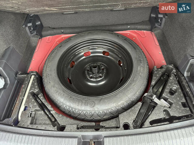 Оранжевый Фольксваген Тигуан, объемом двигателя 2 л и пробегом 143 тыс. км за 16700 $, фото 24 на Automoto.ua