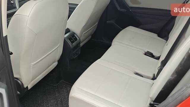 Оранжевый Фольксваген Тигуан, объемом двигателя 1.98 л и пробегом 148 тыс. км за 16200 $, фото 35 на Automoto.ua