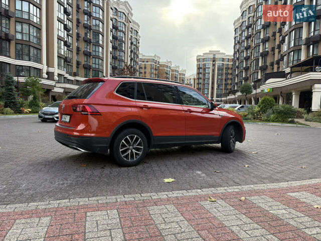 Помаранчевий Фольксваген Тігуан, об'ємом двигуна 1.98 л та пробігом 187 тис. км за 17700 $, фото 3 на Automoto.ua