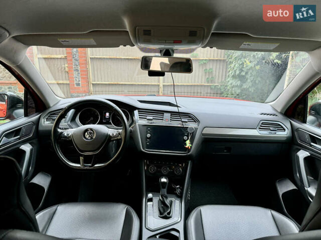 Помаранчевий Фольксваген Тігуан, об'ємом двигуна 1.98 л та пробігом 176 тис. км за 16690 $, фото 22 на Automoto.ua