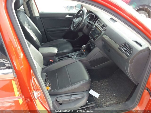 Помаранчевий Фольксваген Тігуан, об'ємом двигуна 2 л та пробігом 185 тис. км за 12150 $, фото 6 на Automoto.ua