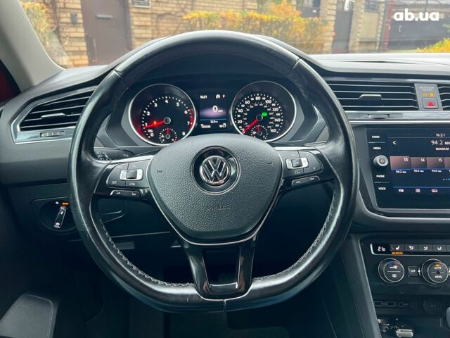 Оранжевый Фольксваген Тигуан, объемом двигателя 2 л и пробегом 176 тыс. км за 17790 $, фото 11 на Automoto.ua