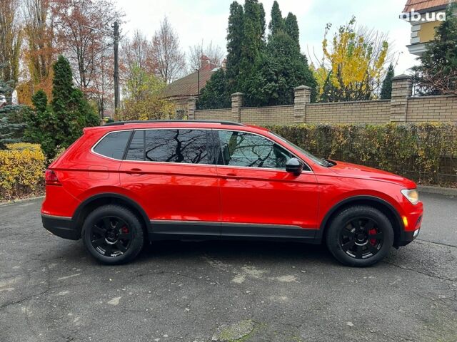 Оранжевый Фольксваген Тигуан, объемом двигателя 2 л и пробегом 176 тыс. км за 17790 $, фото 3 на Automoto.ua
