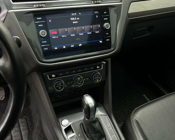 Помаранчевий Фольксваген Тігуан, об'ємом двигуна 1.98 л та пробігом 58 тис. км за 18900 $, фото 22 на Automoto.ua