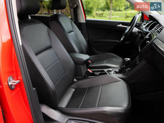 Помаранчевий Фольксваген Тігуан, об'ємом двигуна 2 л та пробігом 146 тис. км за 21000 $, фото 16 на Automoto.ua