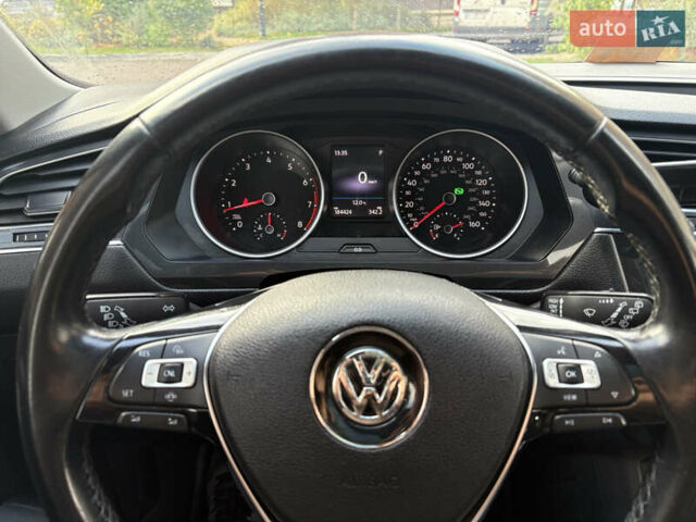 Помаранчевий Фольксваген Тігуан, об'ємом двигуна 1.98 л та пробігом 187 тис. км за 17700 $, фото 8 на Automoto.ua