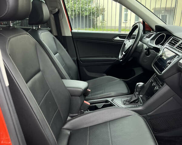 Помаранчевий Фольксваген Тігуан, об'ємом двигуна 1.98 л та пробігом 58 тис. км за 18900 $, фото 25 на Automoto.ua