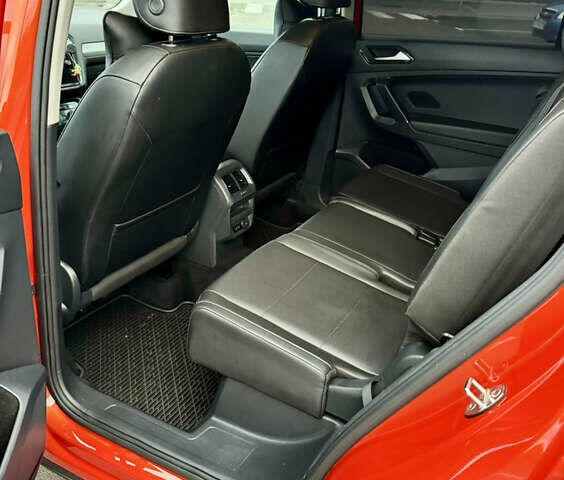 Помаранчевий Фольксваген Тігуан, об'ємом двигуна 1.98 л та пробігом 176 тис. км за 16690 $, фото 17 на Automoto.ua