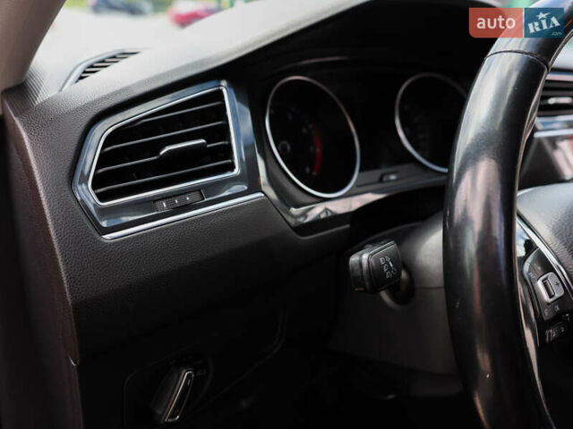 Помаранчевий Фольксваген Тігуан, об'ємом двигуна 2 л та пробігом 146 тис. км за 21000 $, фото 20 на Automoto.ua