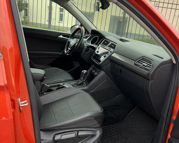 Помаранчевий Фольксваген Тігуан, об'ємом двигуна 1.98 л та пробігом 58 тис. км за 18900 $, фото 24 на Automoto.ua