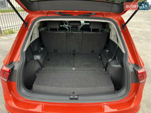 Помаранчевий Фольксваген Тігуан, об'ємом двигуна 1.98 л та пробігом 58 тис. км за 18900 $, фото 14 на Automoto.ua