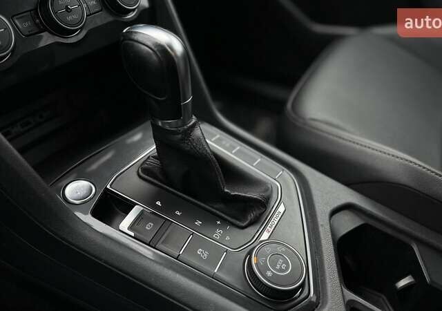 Оранжевый Фольксваген Тигуан, объемом двигателя 1.98 л и пробегом 112 тыс. км за 18999 $, фото 32 на Automoto.ua