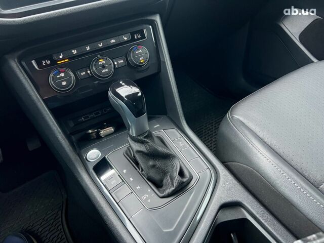 Оранжевый Фольксваген Тигуан, объемом двигателя 2 л и пробегом 176 тыс. км за 17790 $, фото 16 на Automoto.ua