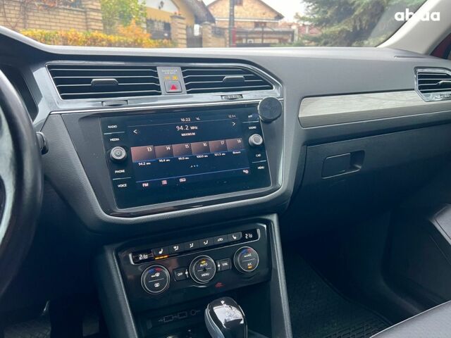 Оранжевый Фольксваген Тигуан, объемом двигателя 2 л и пробегом 176 тыс. км за 17790 $, фото 15 на Automoto.ua