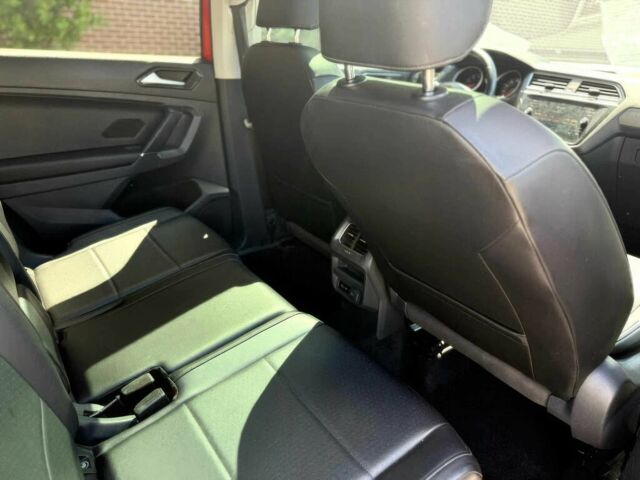 Помаранчевий Фольксваген Тігуан, об'ємом двигуна 2 л та пробігом 31 тис. км за 9000 $, фото 11 на Automoto.ua